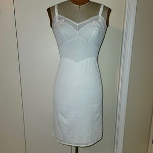 Vintage Off-white slip  Sz 14/36